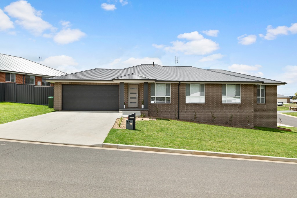 17 Stevenson Way, Orange NSW 2800 - McGrath Central West