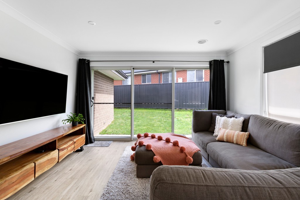 17 Stevenson Way, Orange NSW 2800 - photo 4
