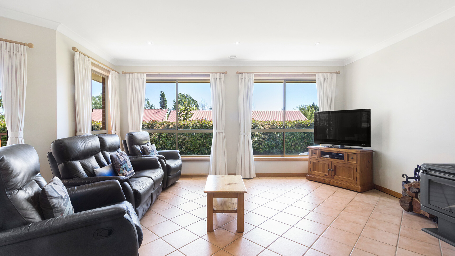 22 Goldfinch Way, Orange NSW 2800 - photo 3