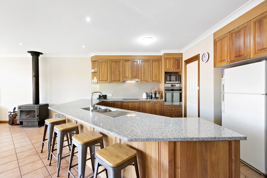 22 Goldfinch Way, Orange NSW 2800 - photo 4
