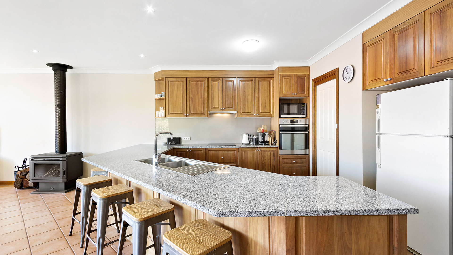 22 Goldfinch Way, Orange NSW 2800 - photo 4