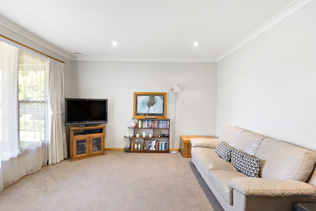 22 Goldfinch Way, Orange NSW 2800 - photo 7