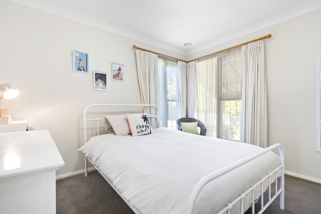22 Goldfinch Way, Orange NSW 2800 - photo 10