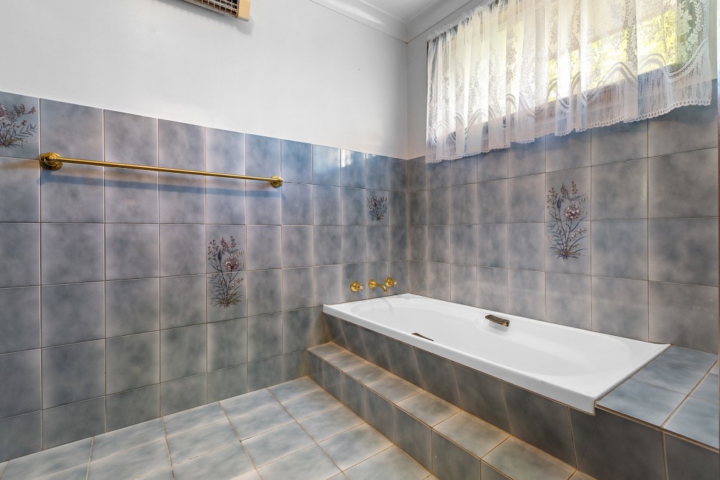 40 Larela Circuit, Orange NSW 2800 - photo 11