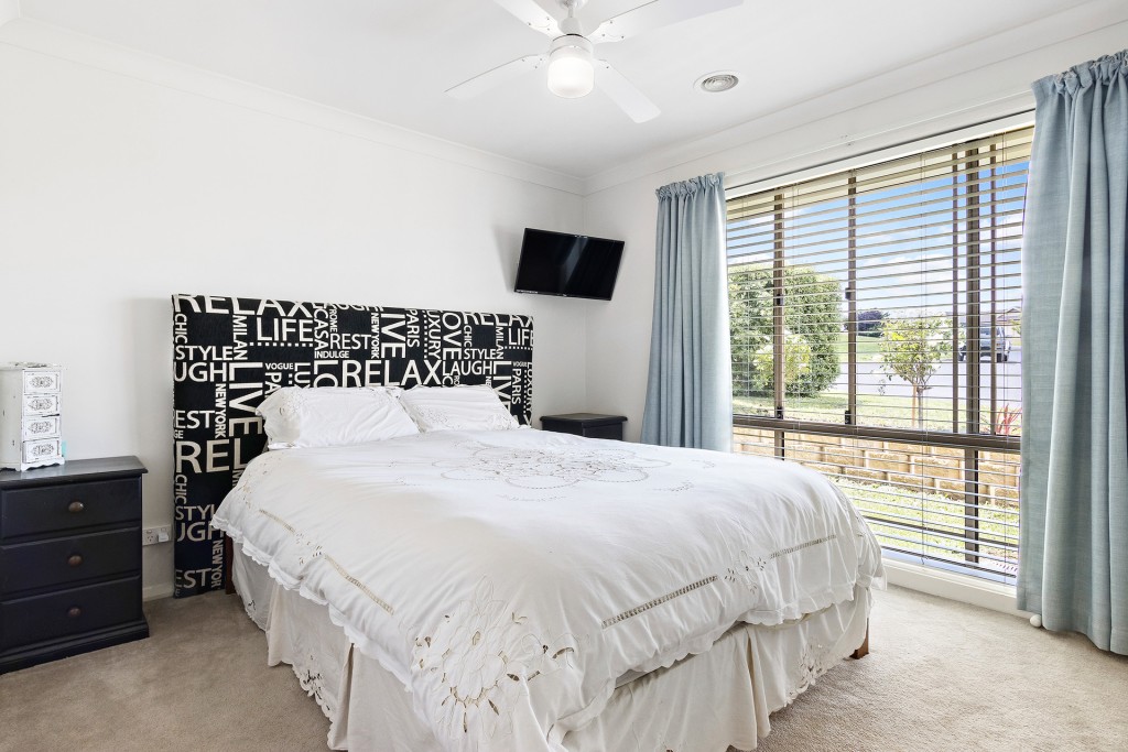 7 Ramsay Close, Orange NSW 2800 - photo 6