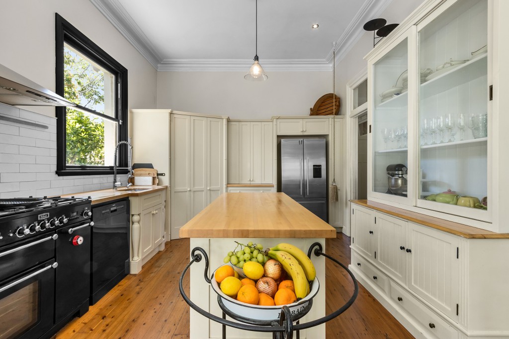9 Sale Street, Orange NSW 2800 - photo 12