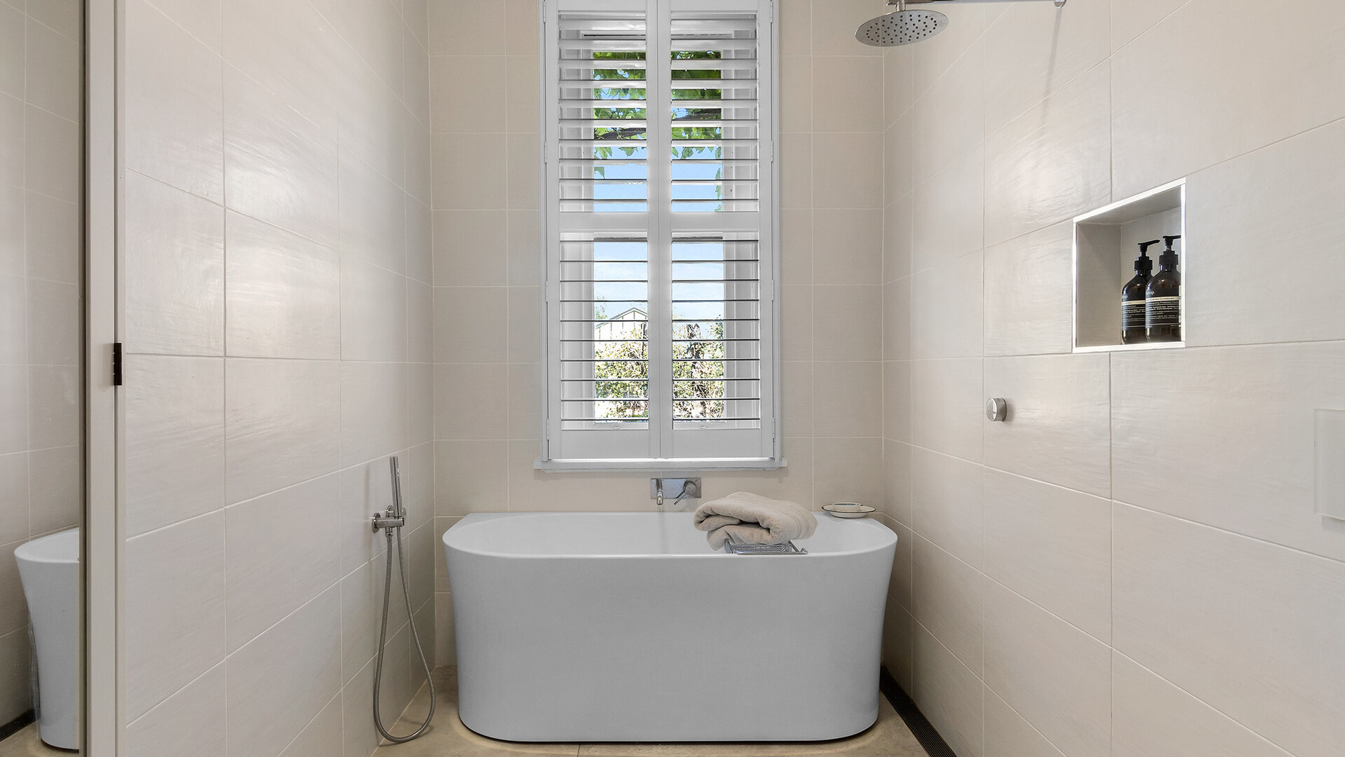 9 Sale Street, Orange NSW 2800 - photo 15