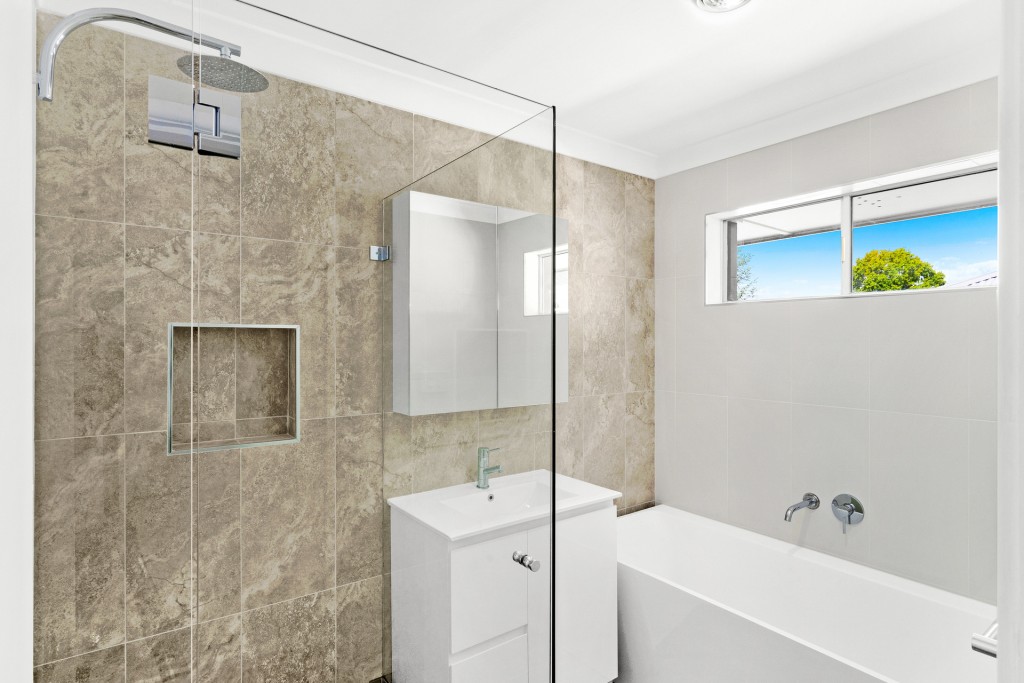 4 Lesbos Place, Orange NSW 2800 - photo 9