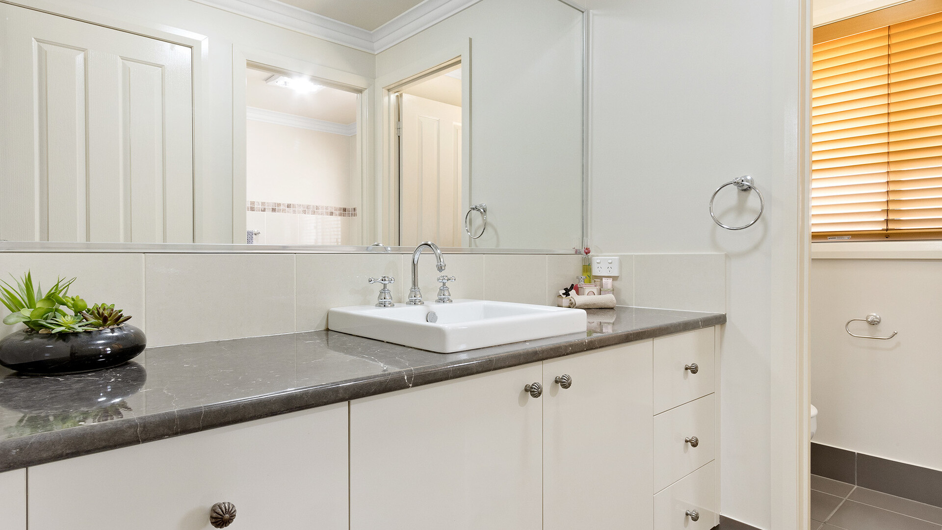15 Murray Avenue, Orange NSW 2800 - photo 11