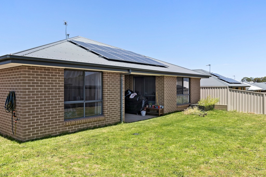 26 Molloy Drive, Orange NSW 2800 - photo 12