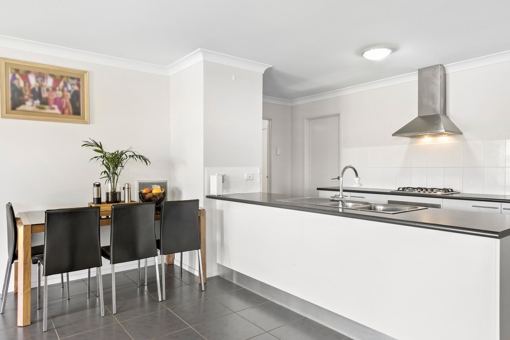 26 Molloy Drive, Orange NSW 2800 - photo 3