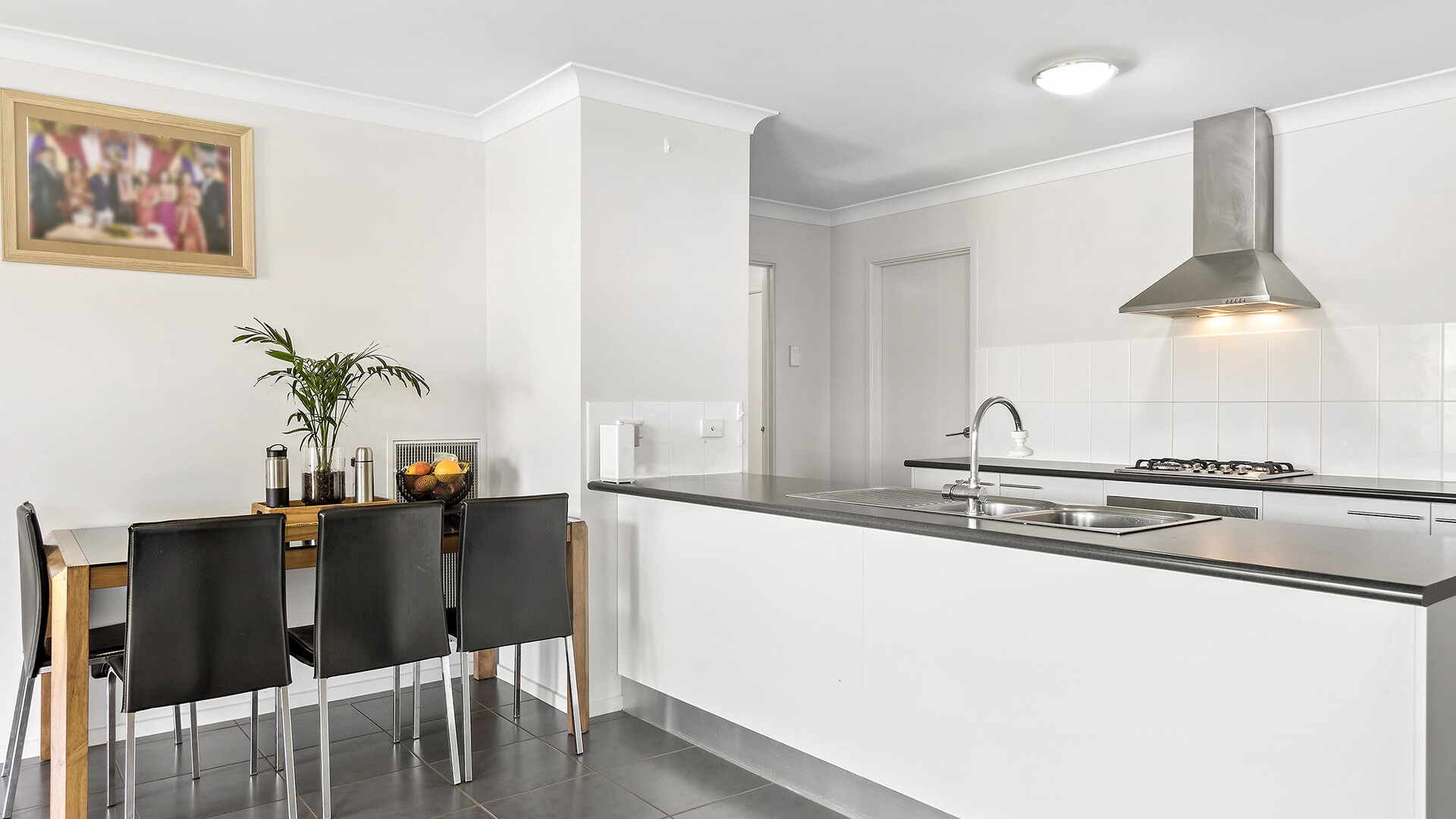 26 Molloy Drive, Orange NSW 2800 - photo 3