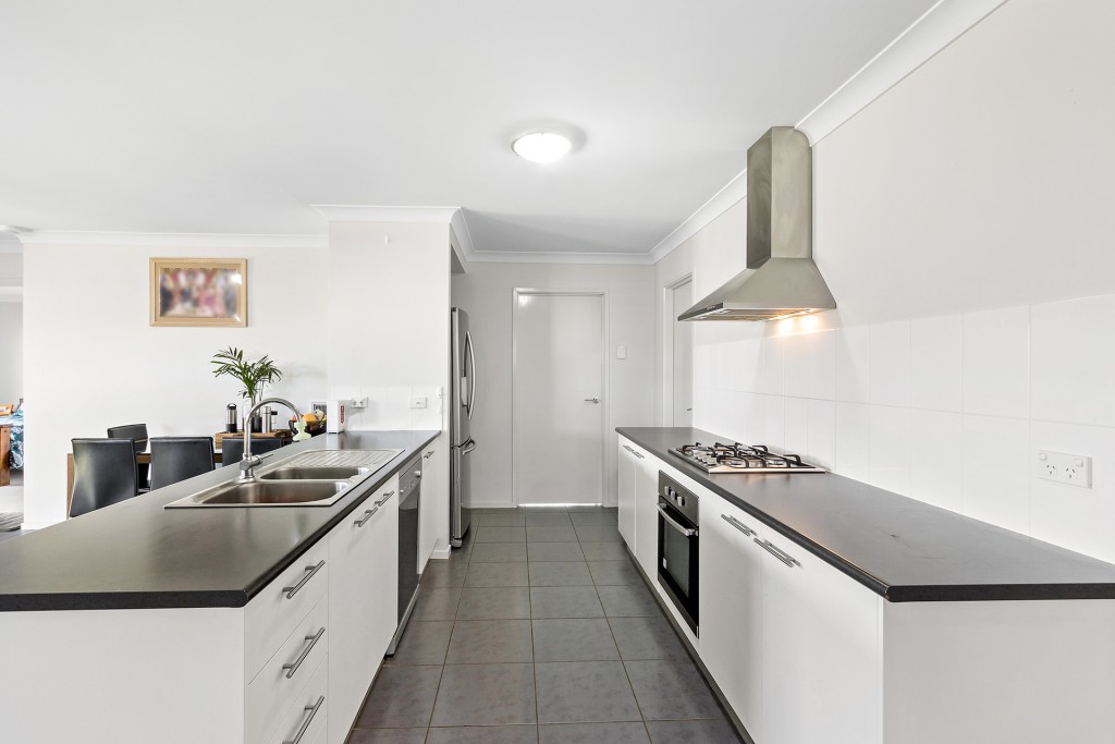 26 Molloy Drive, Orange NSW 2800 - photo 4
