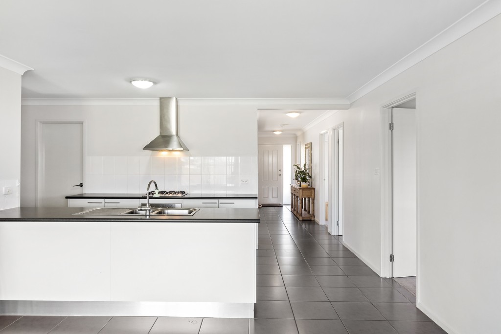 26 Molloy Drive, Orange NSW 2800 - photo 6