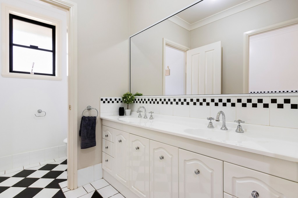 123 Summer Hill Lane, Orange NSW 2800 - photo 13