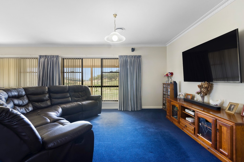 123 Summer Hill Lane, Orange NSW 2800 - photo 17
