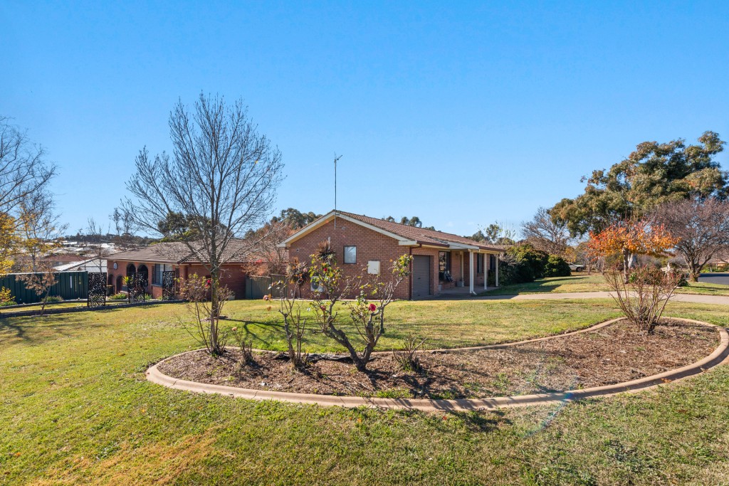 8 Tudor Place, Orange NSW 2800 - photo 17