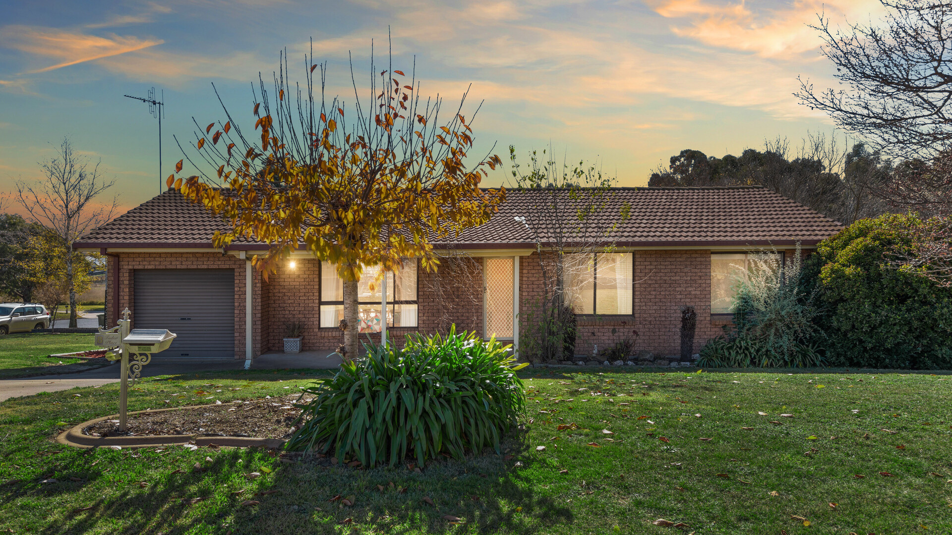 8 Tudor Place, Orange NSW 2800 - photo 3
