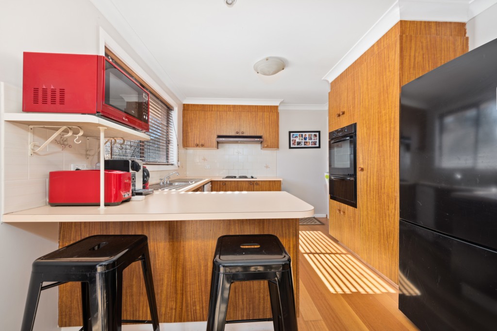 8 Tudor Place, Orange NSW 2800 - photo 5