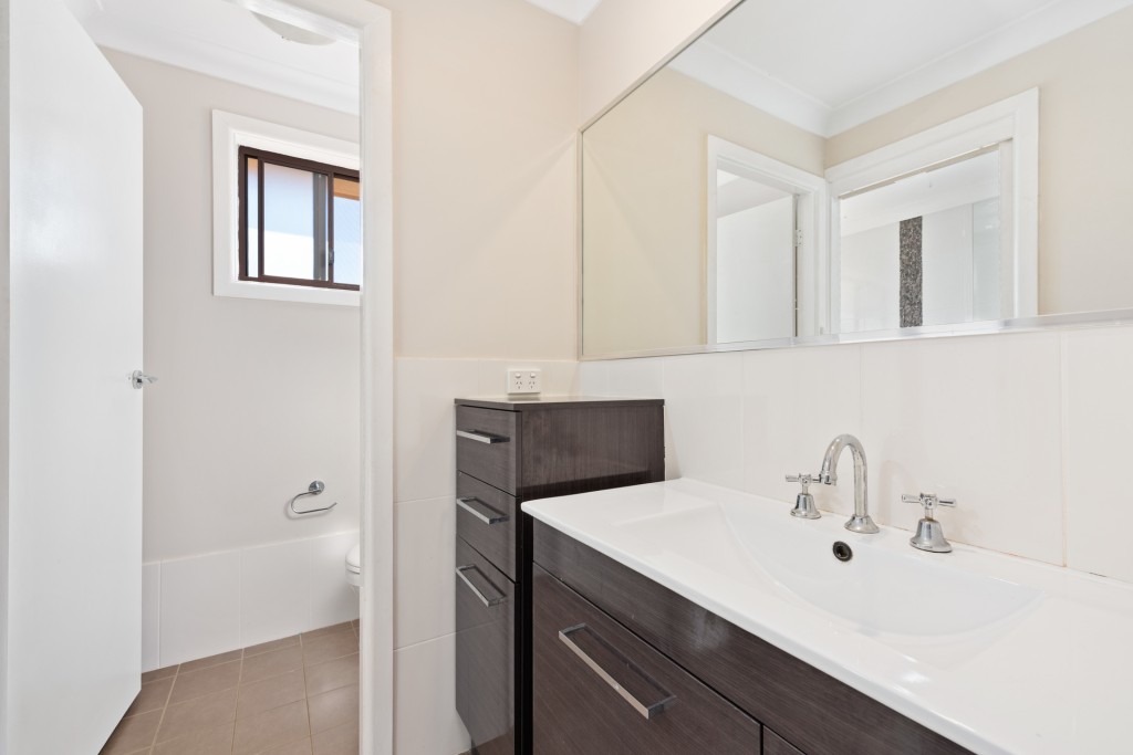 8 Tudor Place, Orange NSW 2800 - photo 8