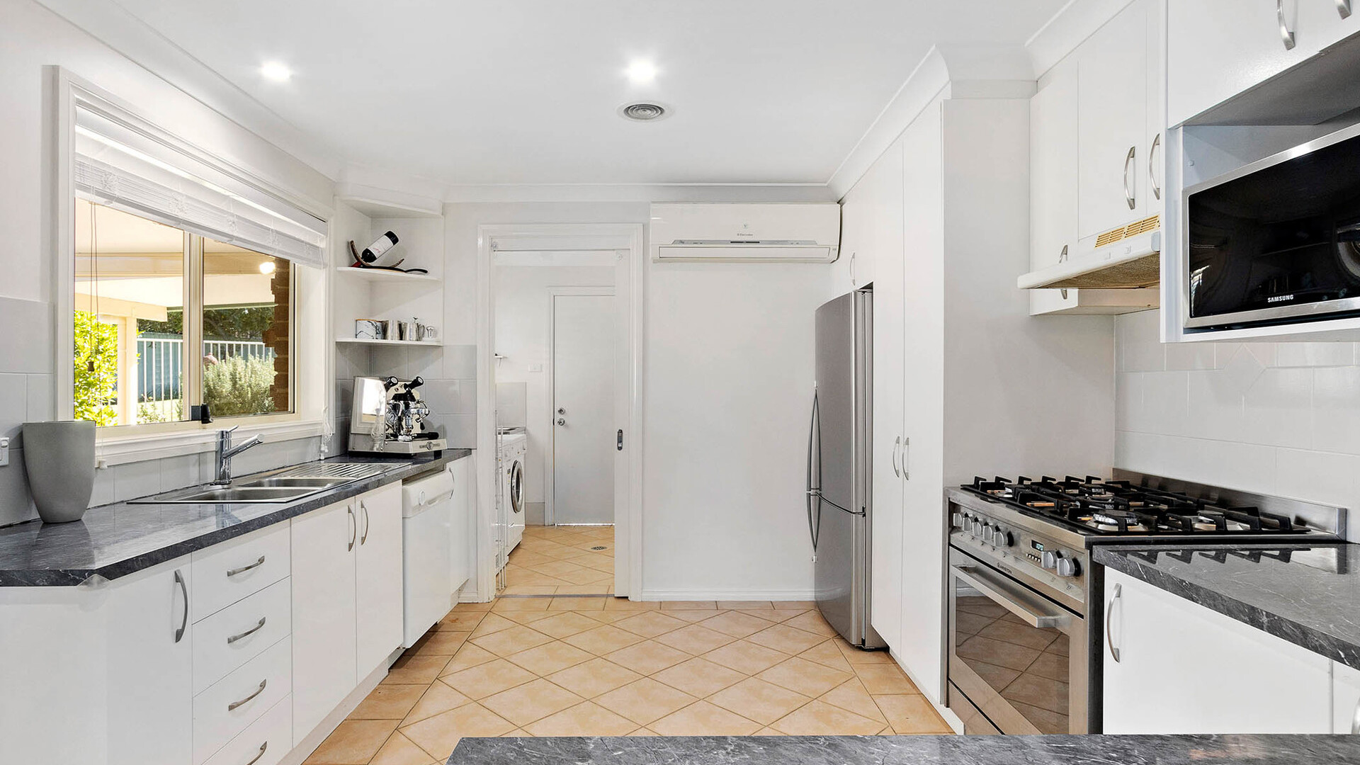 11 Melville Place, Orange NSW 2800 - photo 2