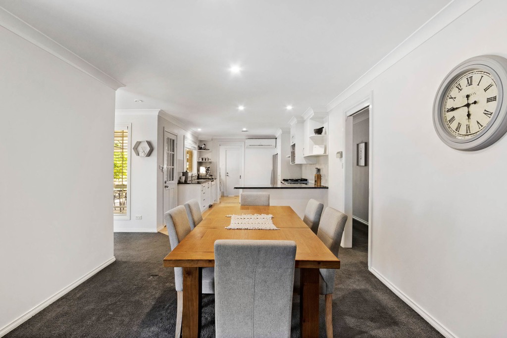 11 Melville Place, Orange NSW 2800 - photo 4