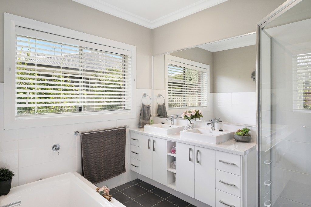 14 Buckland Drive, Orange NSW 2800 - photo 16