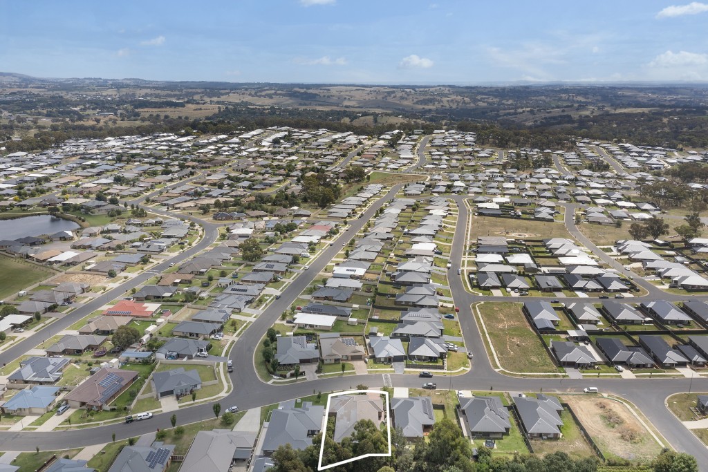 14 Buckland Drive, Orange NSW 2800 - photo 19