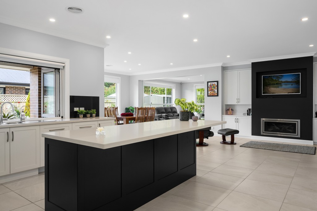 14 Buckland Drive, Orange NSW 2800 - photo 3