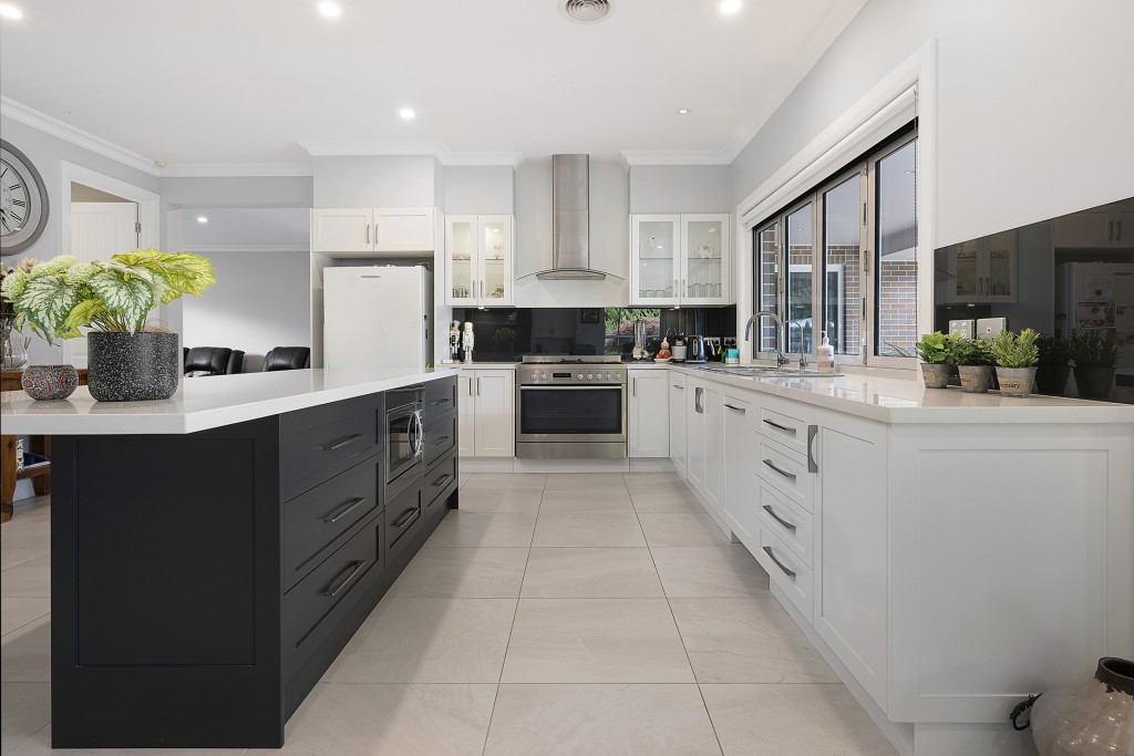 14 Buckland Drive, Orange NSW 2800 - photo 4