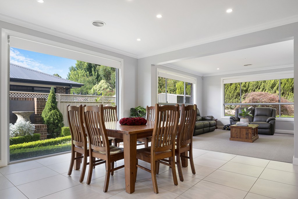14 Buckland Drive, Orange NSW 2800 - photo 5