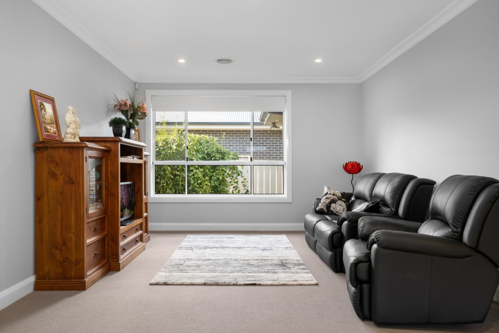 14 Buckland Drive, Orange NSW 2800 - photo 9
