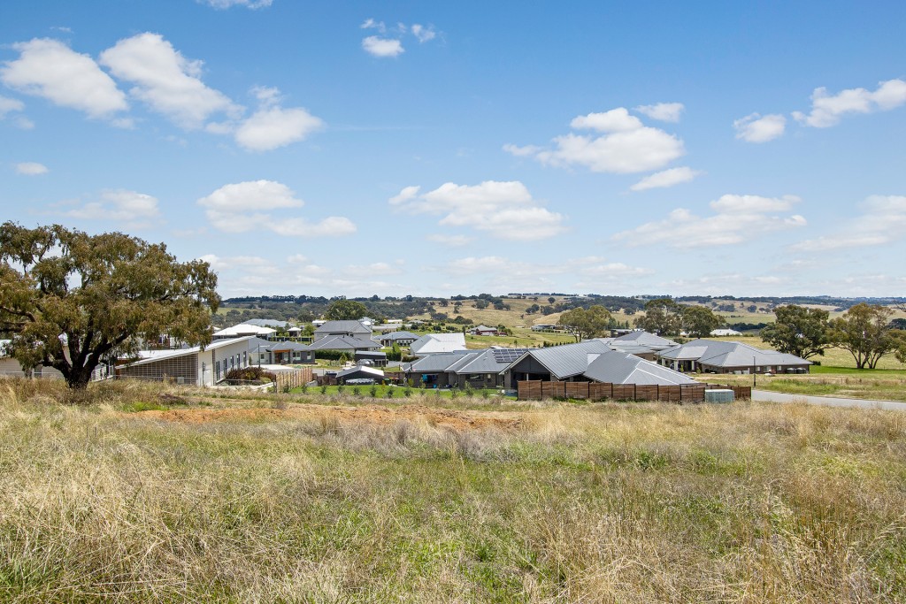 6 Patrick Close, Orange NSW 2800 - photo 5