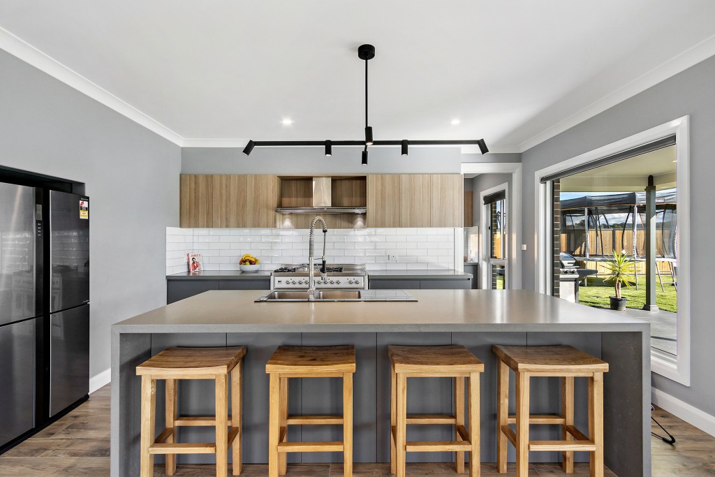 8 Cedar Street, Orange NSW 2800 - photo 3