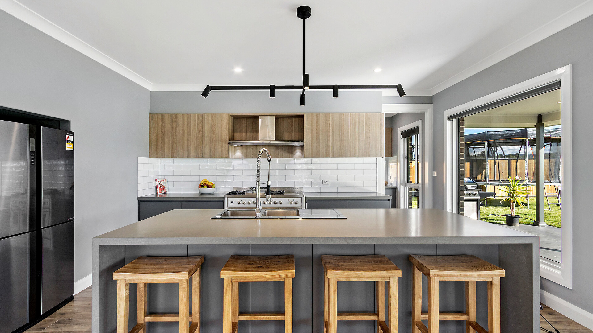 8 Cedar Street, Orange NSW 2800 - photo 3
