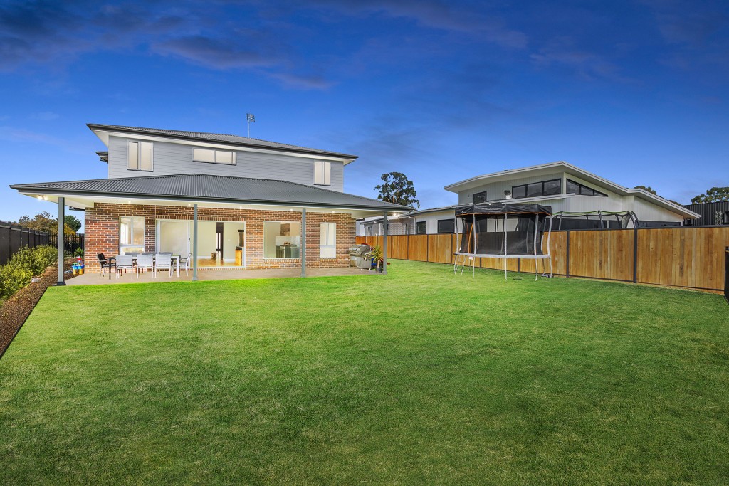 8 Cedar Street, Orange NSW 2800 - photo 5