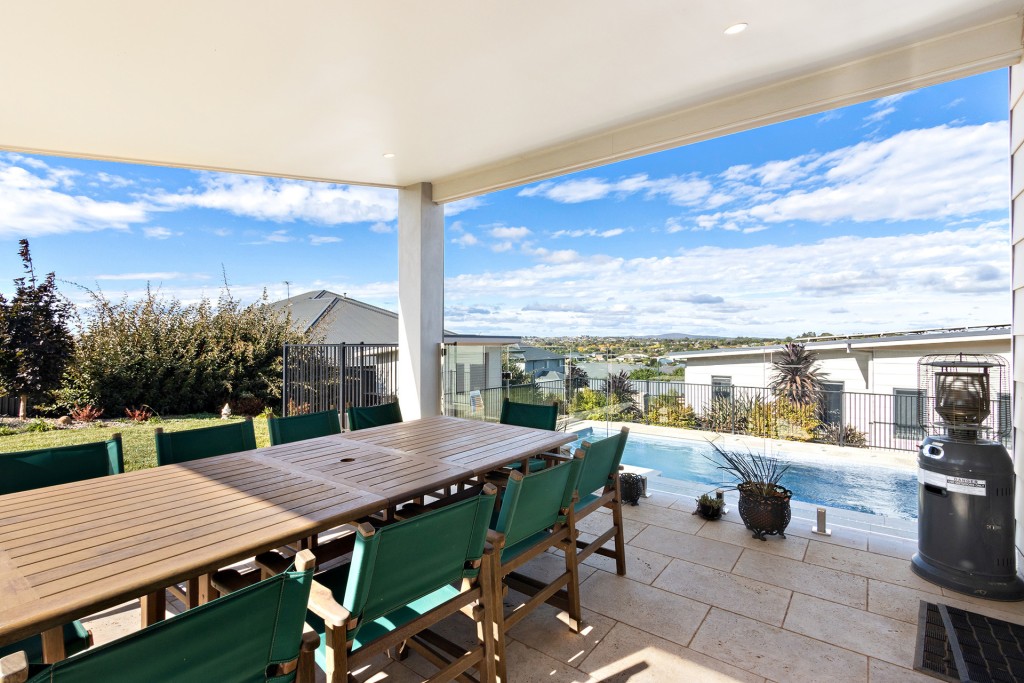 41 Lisbon Circuit, Orange NSW 2800 - photo 2