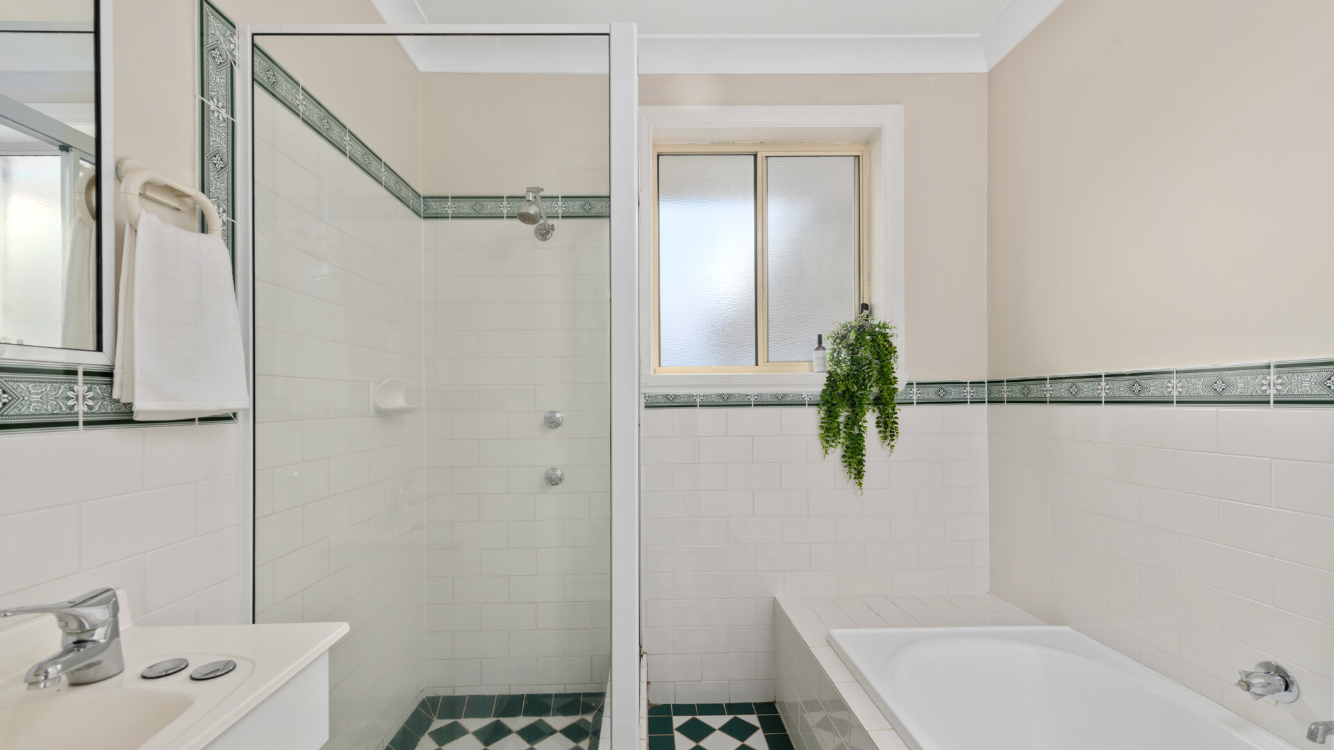 15 Turner Crescent, Orange NSW 2800 - photo 8