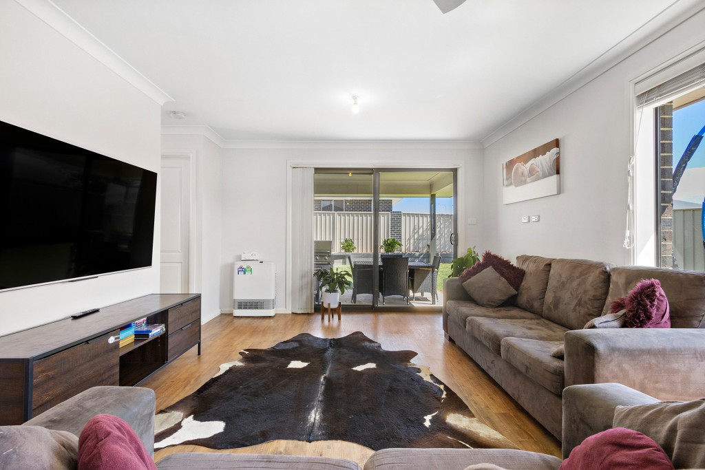 39 Moonstone Drive, Orange NSW 2800 - photo 2