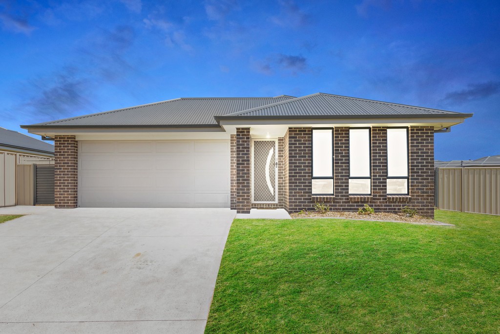 39 Moonstone Drive, Orange NSW 2800 - McGrath Central West