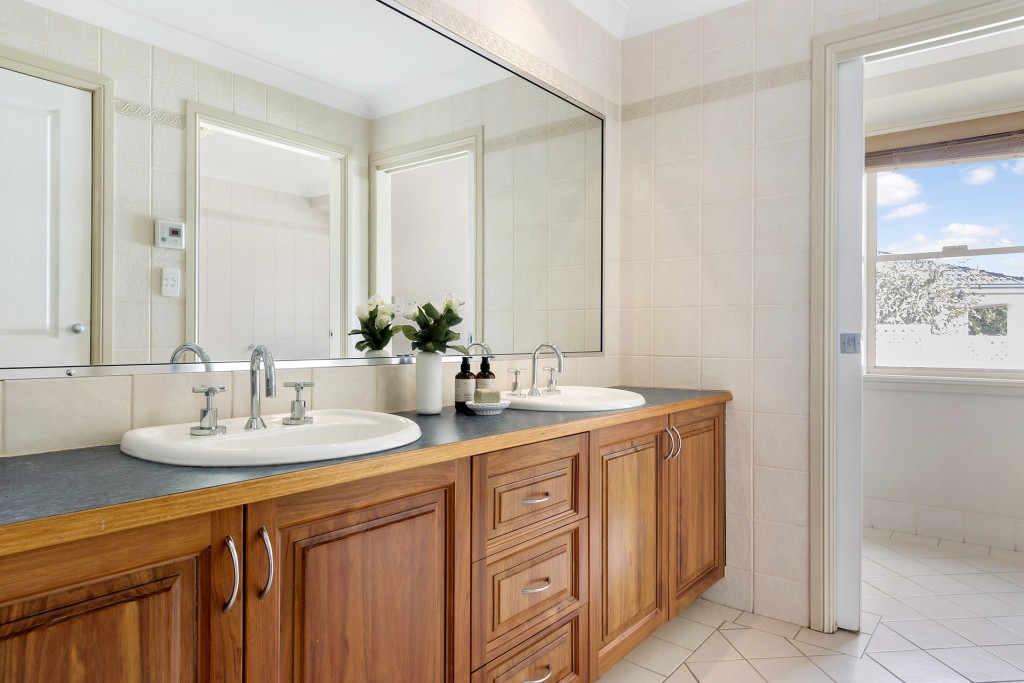2 Bimble Close, Orange NSW 2800 - photo 14