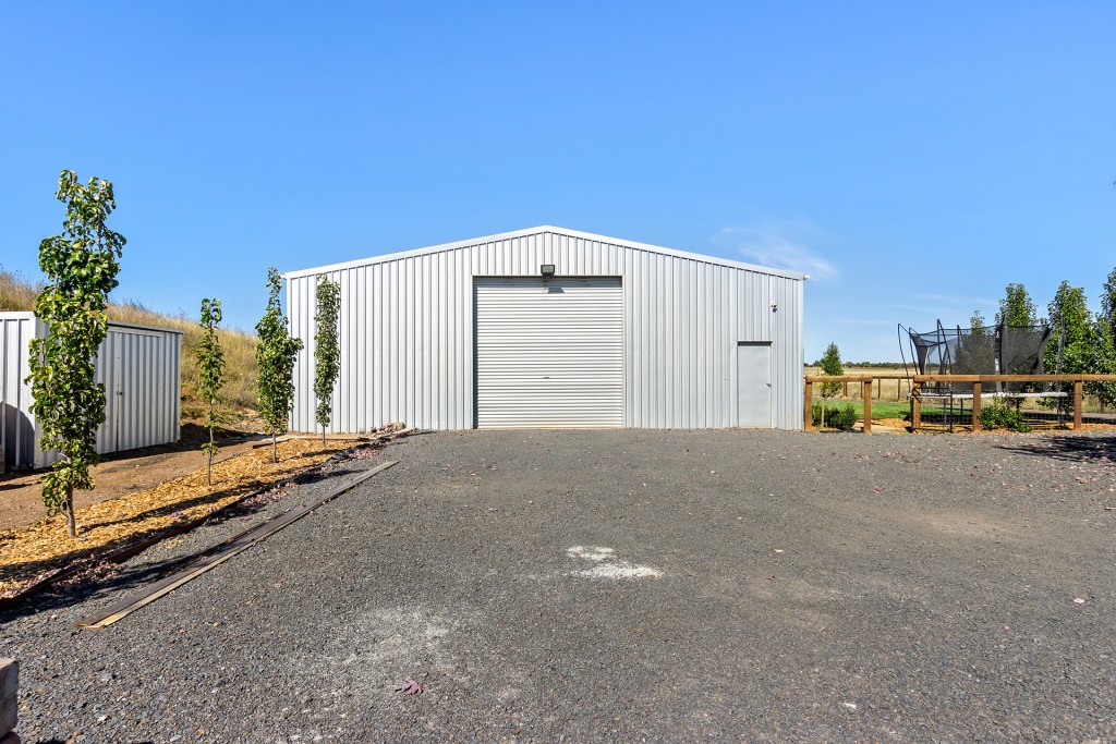 80 Hillside Lane, Orange NSW 2800 - photo 17