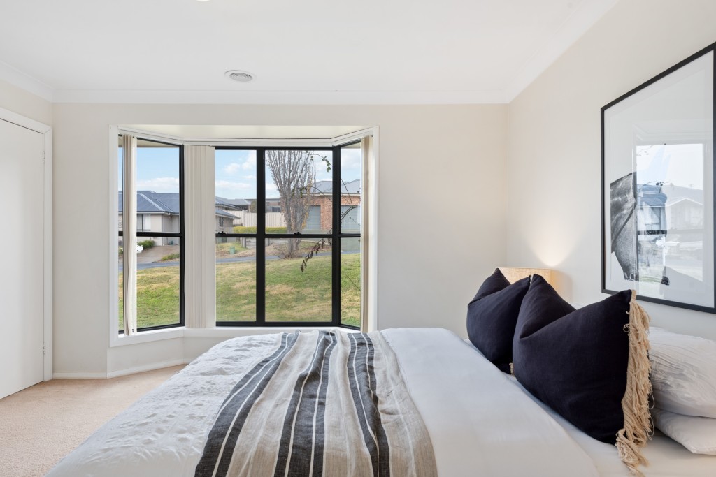 6 Maroney Close, Orange NSW 2800 - photo 6