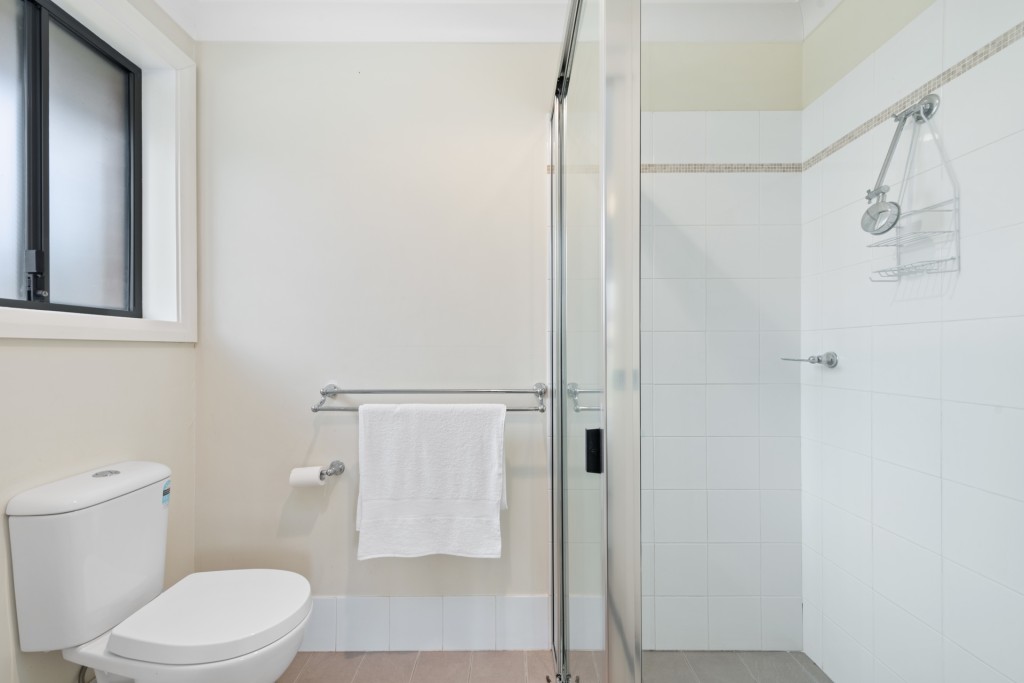 6 Maroney Close, Orange NSW 2800 - photo 7