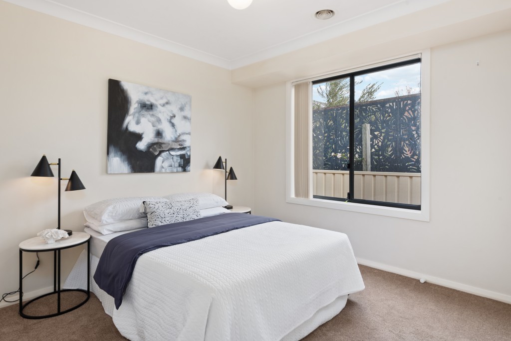 6 Maroney Close, Orange NSW 2800 - photo 8