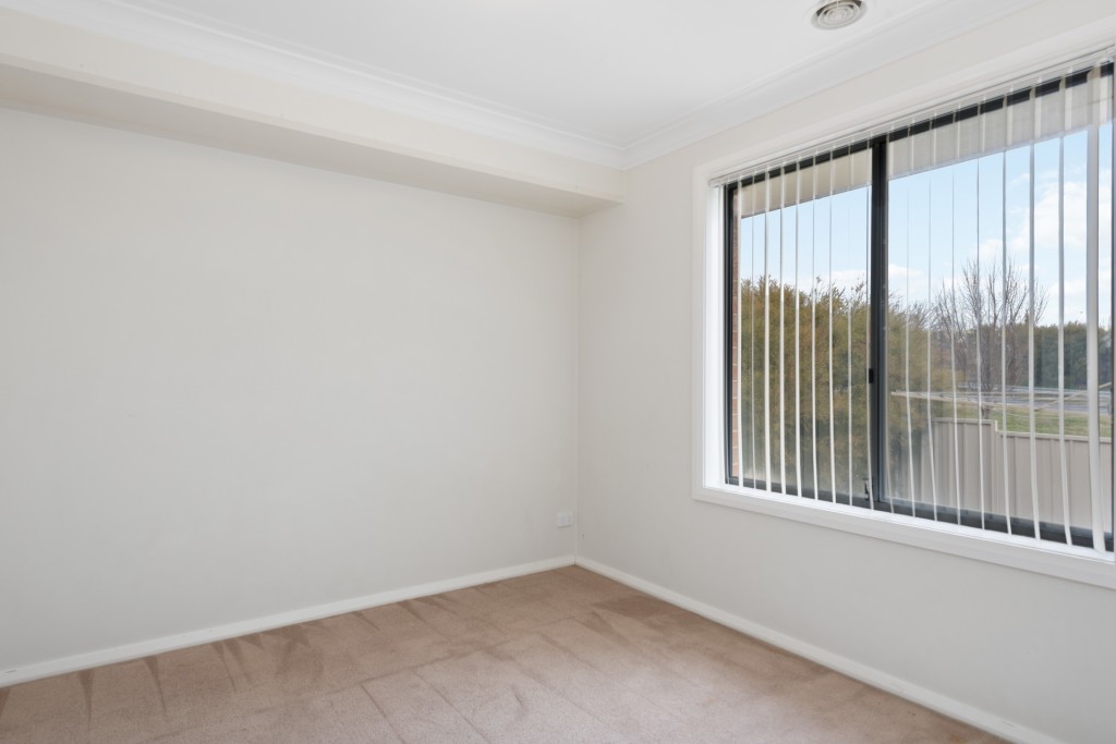 6 Maroney Close, Orange NSW 2800 - photo 10