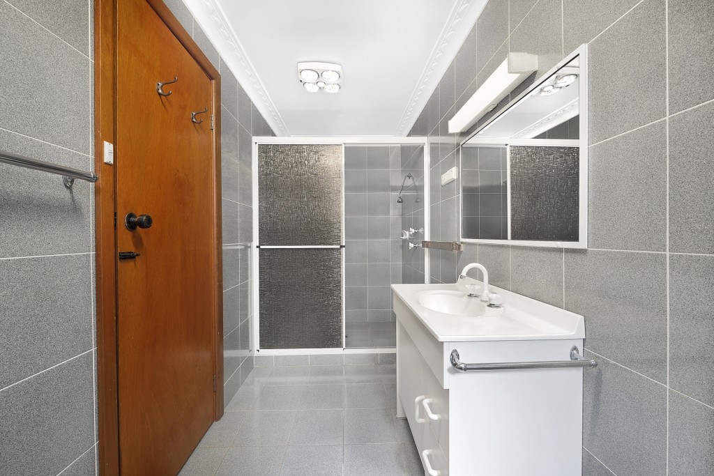 21 Icely Road, Orange NSW 2800 - photo 24