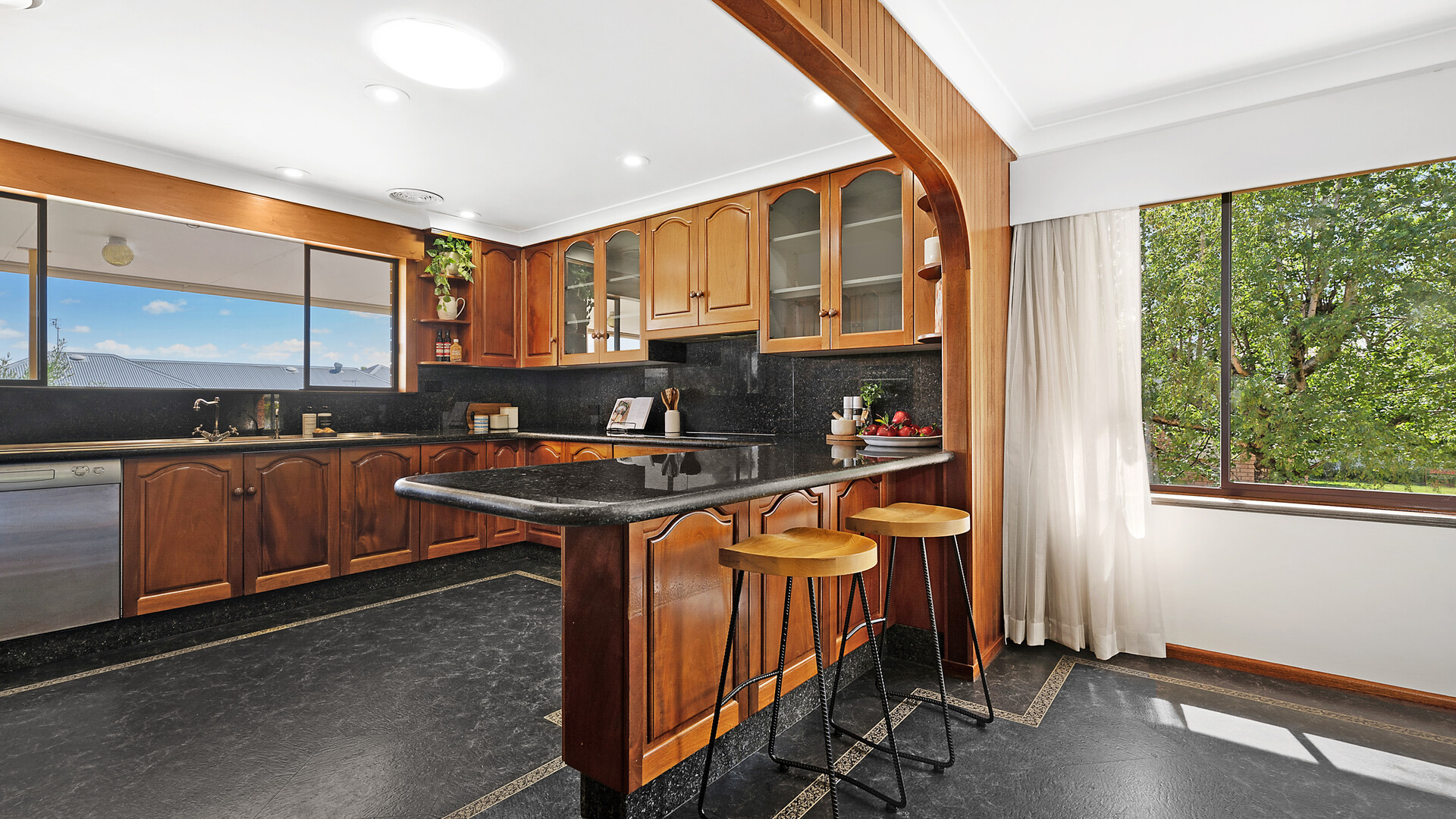 21 Icely Road, Orange NSW 2800 - photo 4