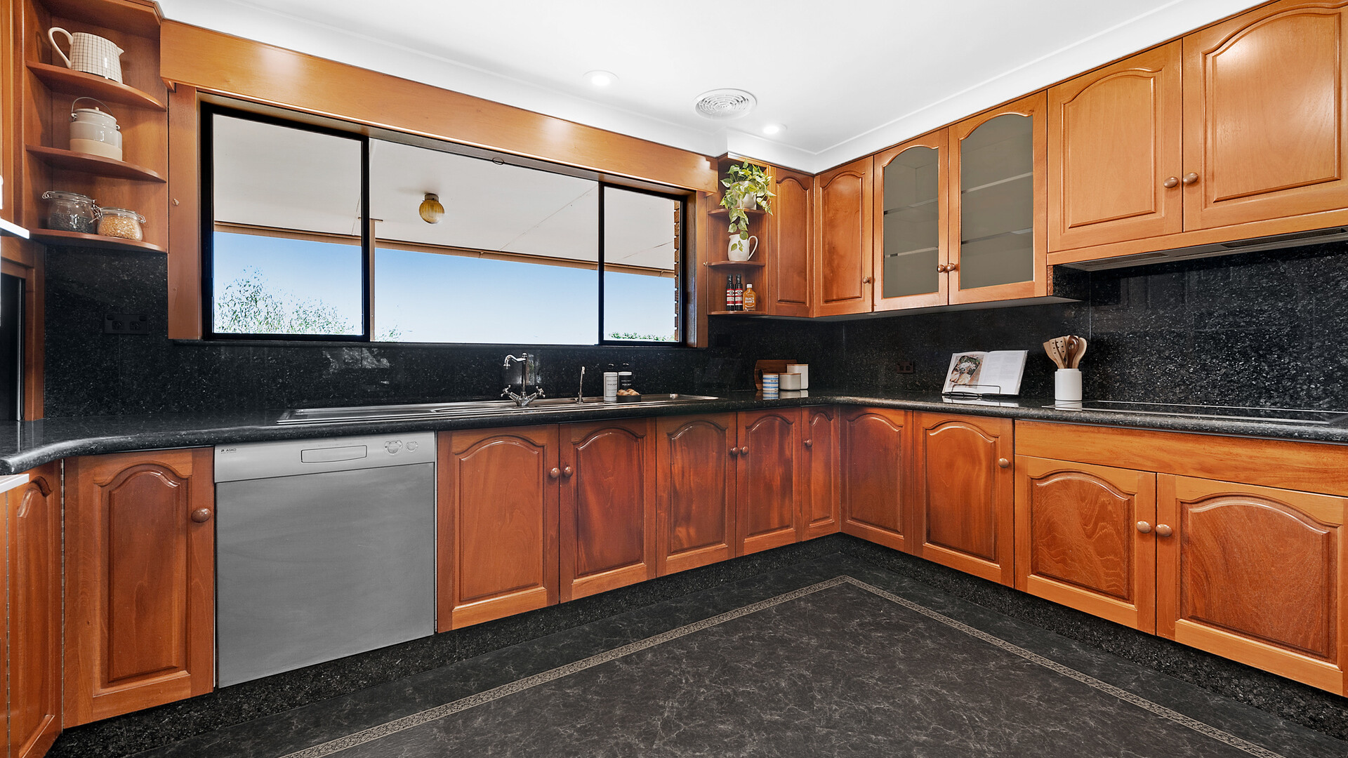 21 Icely Road, Orange NSW 2800 - photo 5