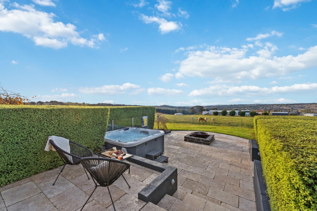 76 Dean Drive, Orange NSW 2800 - McGrath Central West